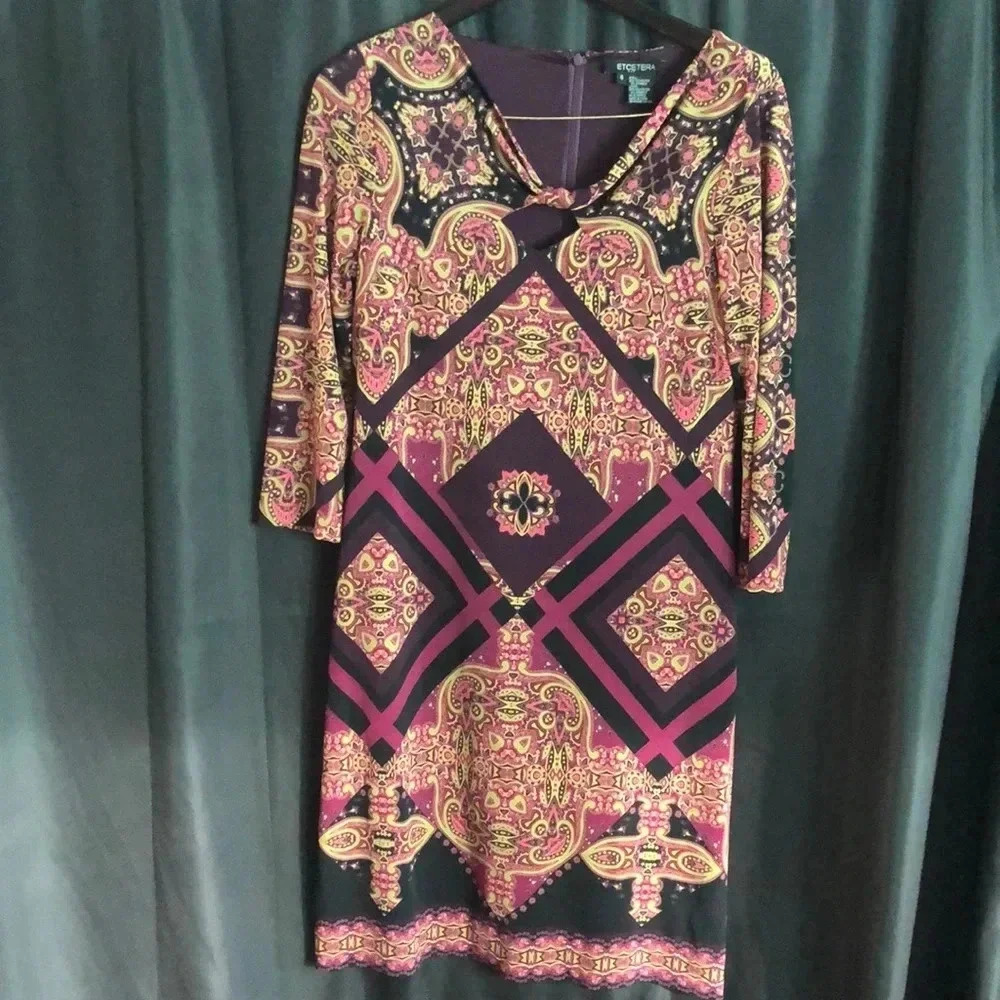 Etceteraâ Purple Paisley Geometric Keyhole Neck 3/4 Sleeve Sheath Dress Size 6
